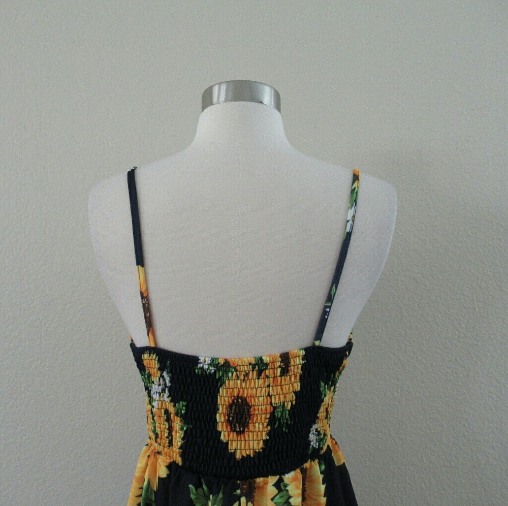 Gorgeous Foral Sundress - Picture 7 of 7